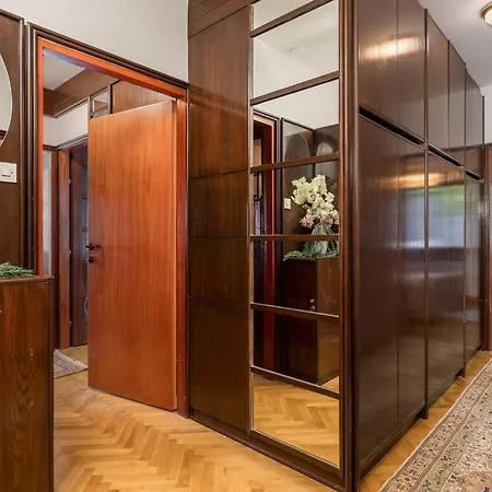 Apartment Deluxe Ana 100 M From The *