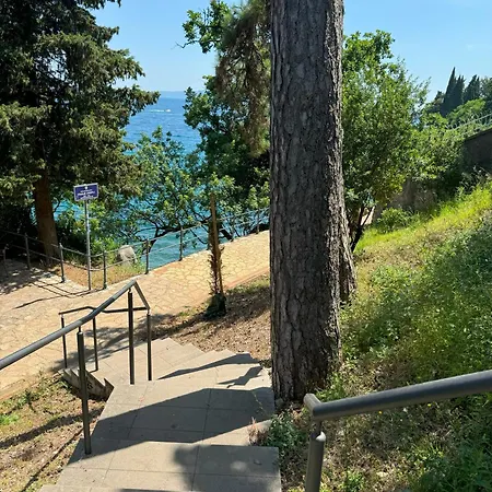 Apartment Deluxe Ana 100 M From The Opatija
